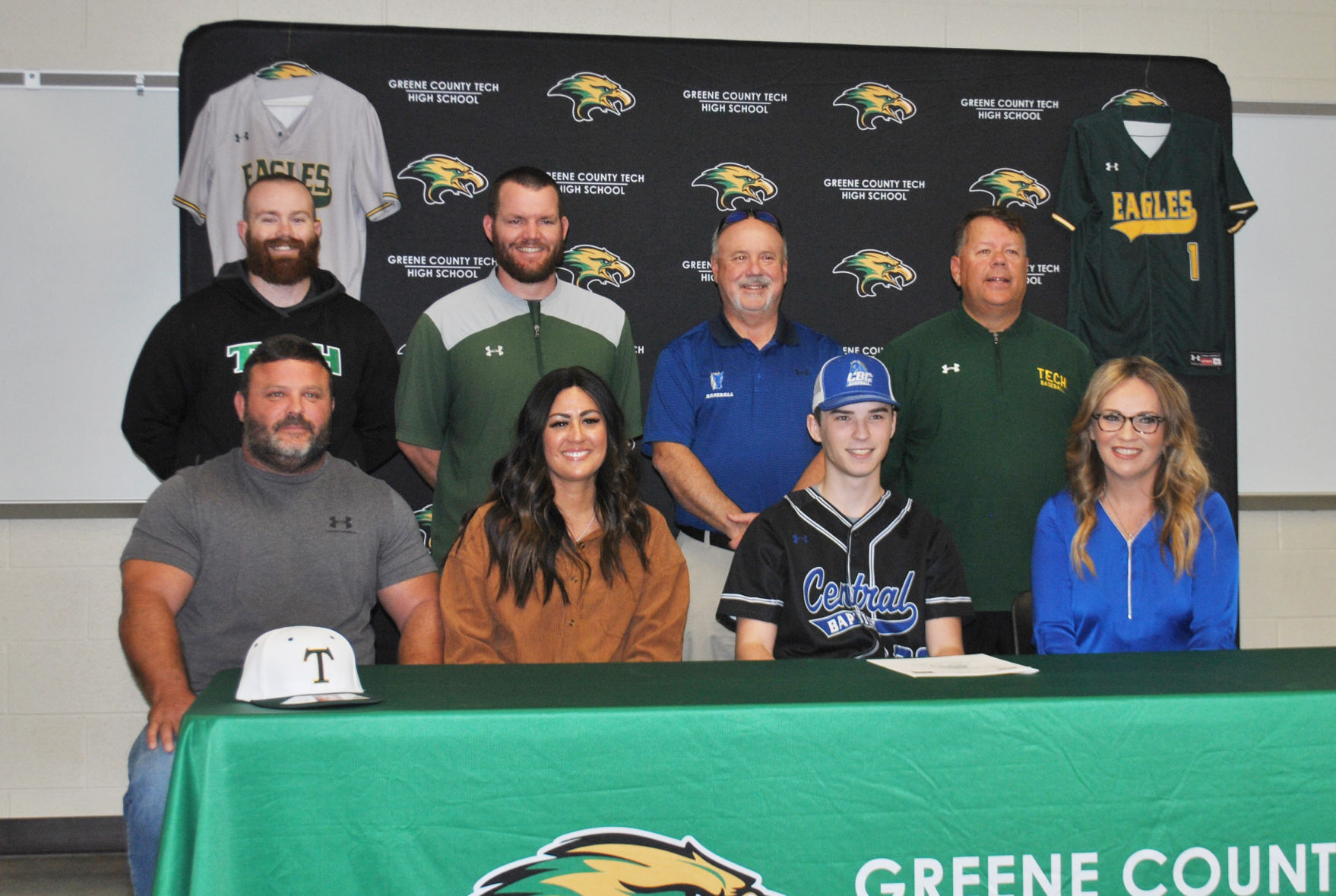 SULLINGER SIGNS WITH CENTRAL BAPTIST COLLEGE